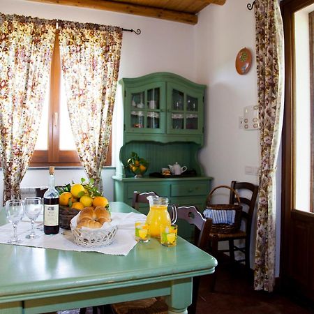 מסקלי Agriturismo Le Case Di Civi חדר תמונה